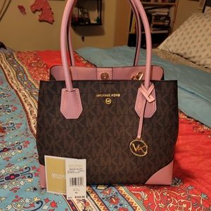 Michael kors purse tags included